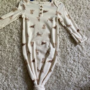 RABBIT + BEAR BY EMILY AND OLIVER KNOTTED GOWN